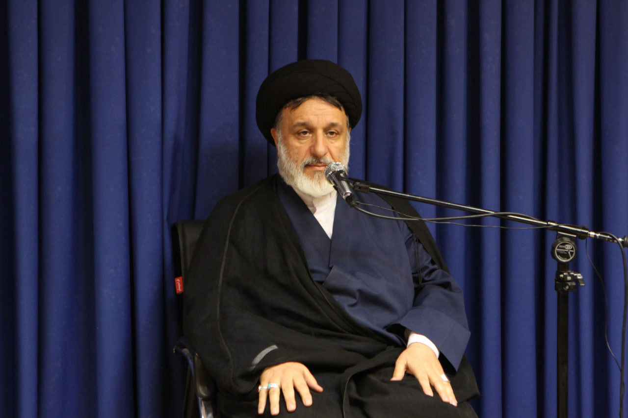 جلسه طلاب و فضلای استان همدان با حضور دکتر کولیوند، رئیس جمعیت هلال احمر جمهوری اسلامی ایران، مورخ ۱۴۰۵/۰۷/۱۸ در بیت آیت‌الله العظمی نوری همدانی برگزار گردید.