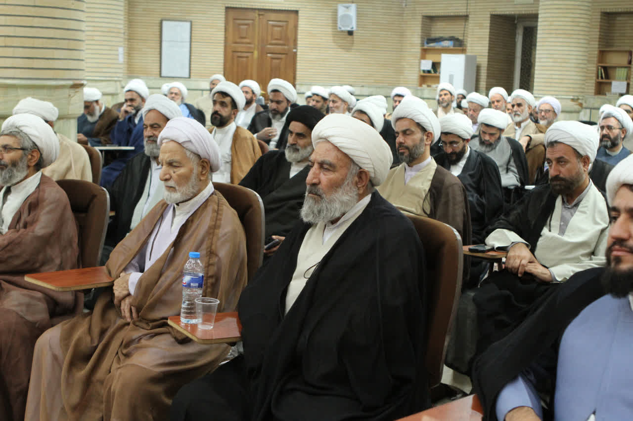  جلسه مجمع عمومی و دیدار نمایندگان طلاب و فضلای حوزه‌های علمیه با استاد معظم وعضو جامعه محترم مدرسین  حضرت آیت‌الله حاج شیخ محمدجواد فاضل لنکرانی (دام عزه) 
